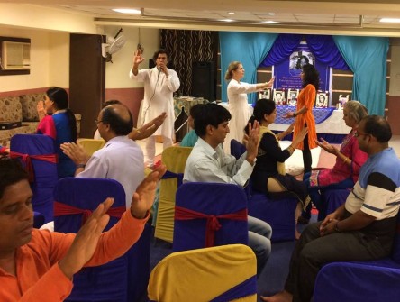 Yogananda's Rays of Awakening and Healing Light in Gwalior, India - october 2016 - 3