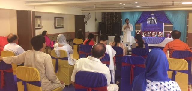 Yogananda's Rays of Awakening and Healing Light in Gwalior, India - october 2016 - 5
