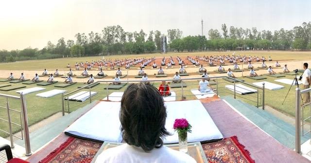 200 members of the Indo Tibetan Border Police learning how to Meditate - april 2017 - 1