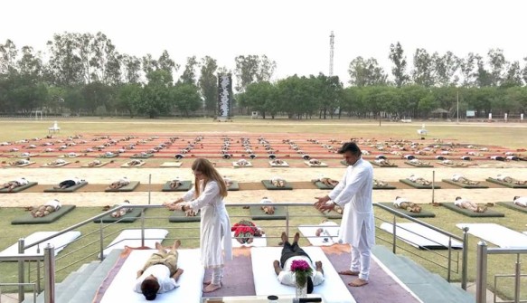 200 members of the Indo Tibetan Border Police learning how to Meditate - april 2017 - 6