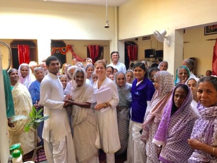 Holy soil of Vrindavan, sharing the Joy of God’s Love with the Matajis - april 2017 - 10