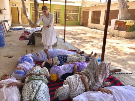 Holy soil of Vrindavan, sharing the Joy of God’s Love with the Matajis - april 2017 - 14