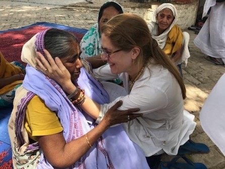 Holy soil of Vrindavan, sharing the Joy of God’s Love with the Matajis - april 2017 - 16