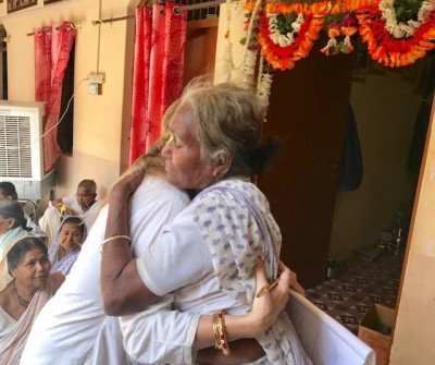 Holy soil of Vrindavan, sharing the Joy of God’s Love with the Matajis - april 2017 - 5