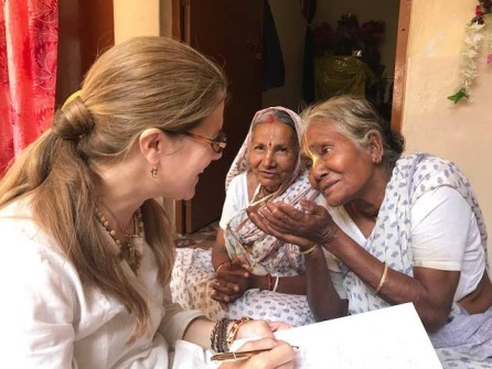 Holy soil of Vrindavan, sharing the Joy of God’s Love with the Matajis - april 2017 - 7