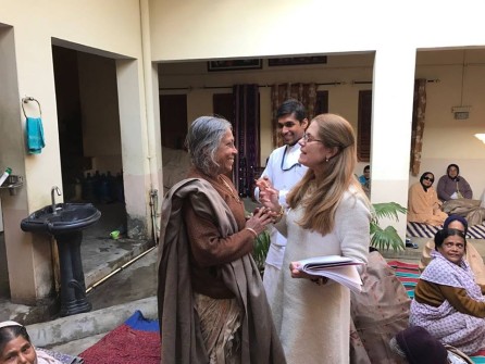 Mothers assisted by the P.Yogananda Trust during the group healings - january 2017 - 9